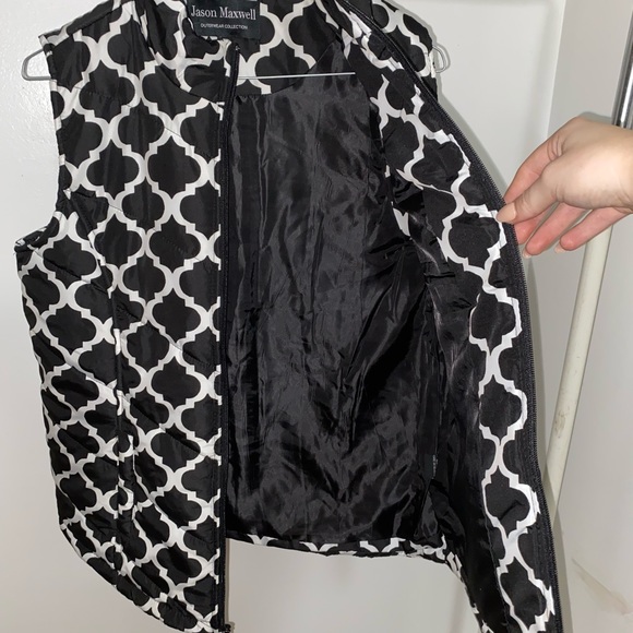 Black and White Fancy Pattern Vest - Picture 4 of 5